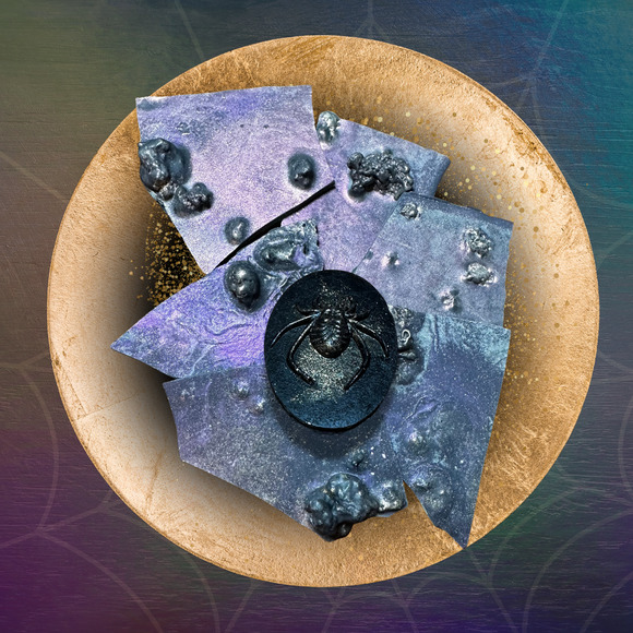 Plum Spooky Wax Melt Brittle: Plum Cinnamon Patchouli Leaf Cashmere Woods Scent - Picture 4 of 10